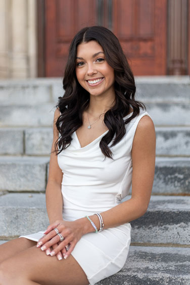 Outdoor university grad photos